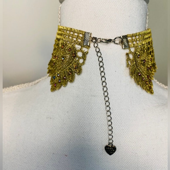 Handmade Lace Choker - Picture 3 of 6